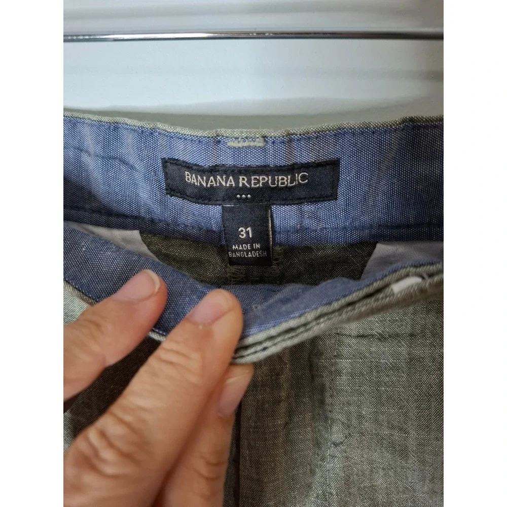 Banana Republic 100% Cotton Men's 31 Flat Front Shorts Olive Green Khaki